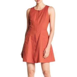 NWT $235 Theory Sleeveless Zip Front Linen Blend Dress in sizes 0 and 2!